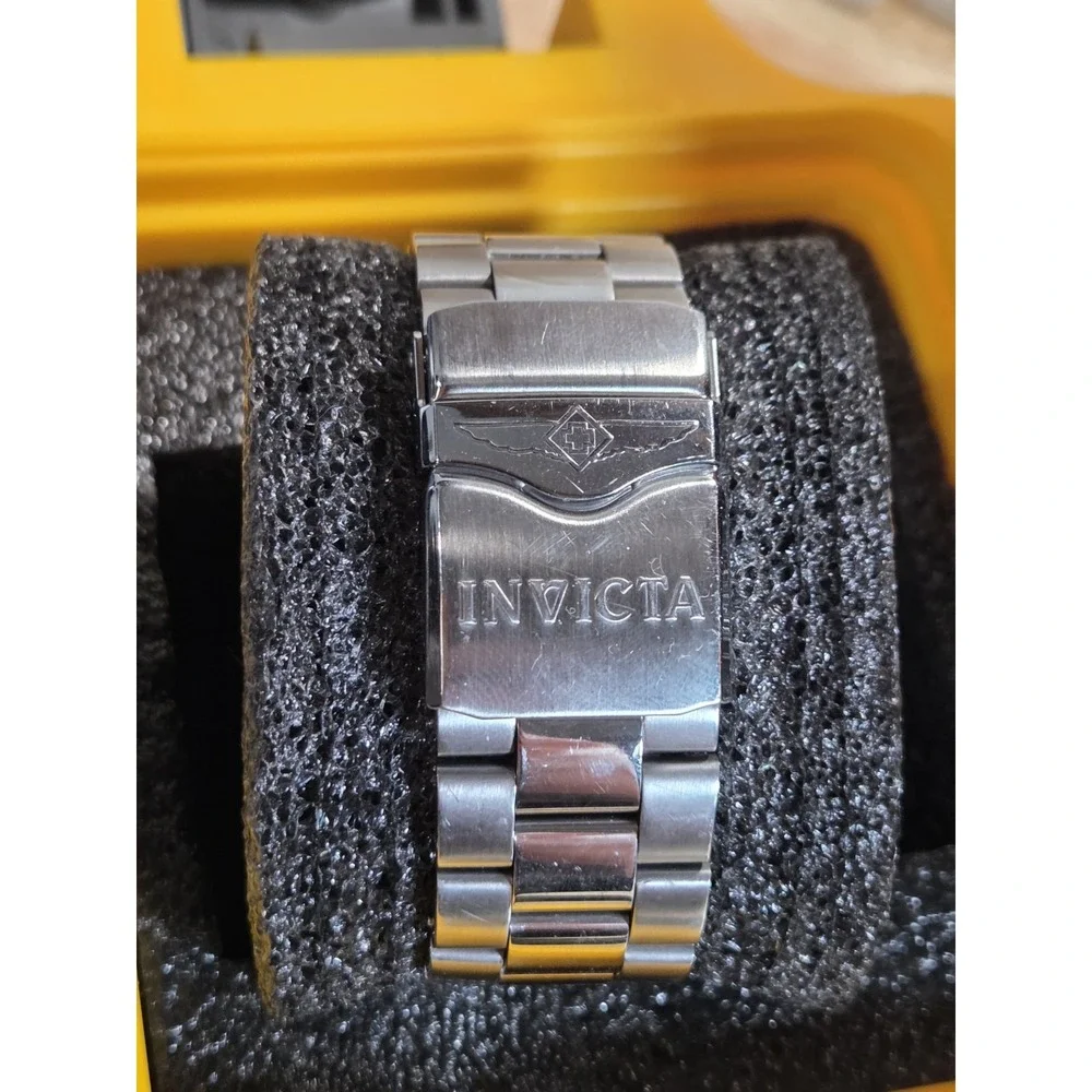 Invicta Speedway 25533 Men's 52mm Chronograph Watch New Battery Yellow Case